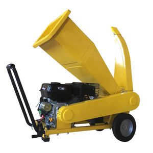 triturador de galhos com motor de combustão 1