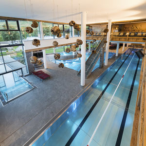 piscina com transbordo