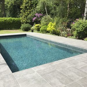 piscina pré-fabricada