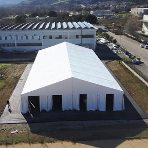 estrutura tensionada com estrutura metálica