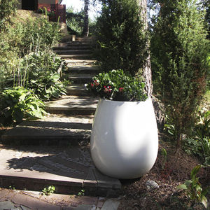 vaso de jardim em compósito 1