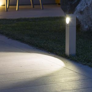 poste balizador de iluminação de jardim