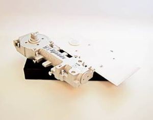 sistema automático de fechamento para porta pivotante 1