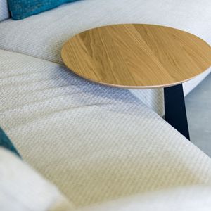 mesa lateral contemporânea