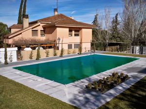 capa de piscina com ilhoses