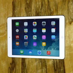 suporte para iPad® de parede 1