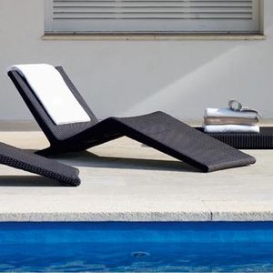 borda de piscina em pedra