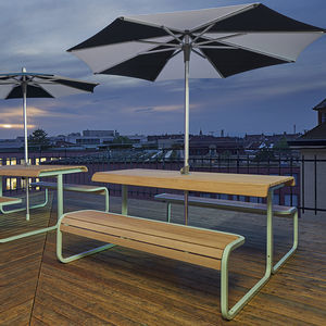 conjunto de mesa e bancos contemporâneo