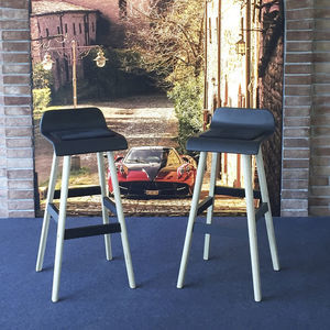 cadeira alta contemporânea 1