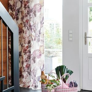 cortina de voile com padrão floral