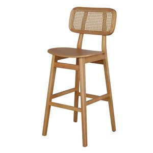 cadeira alta de design escandinavo 1