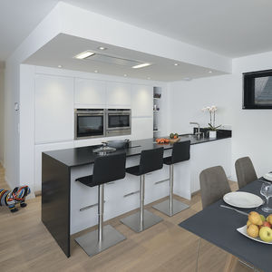 cozinha contemporânea / em madeira lacada / com ilha / com pegas