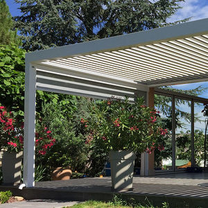 pérgola apoiada em parede