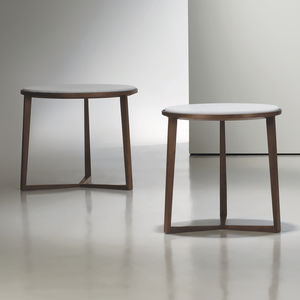 mesa lateral contemporânea