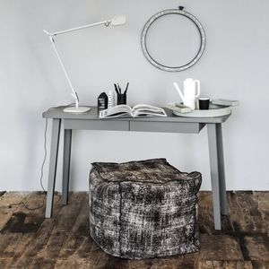 mesa secretária de piso 1