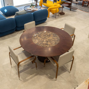 mesa contemporânea