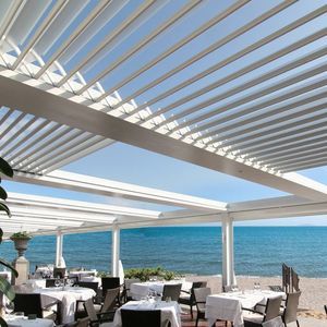 pérgola apoiada em parede