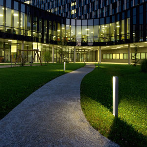 poste balizador de iluminação de jardim 1
