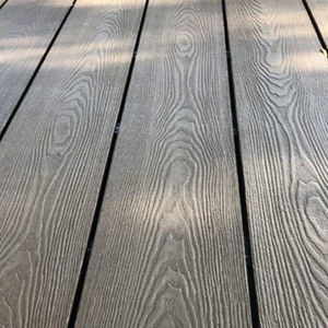 tábuas de deck em madeira plástica