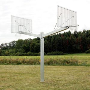 tabela de basquete com estrutura para ambiente externo