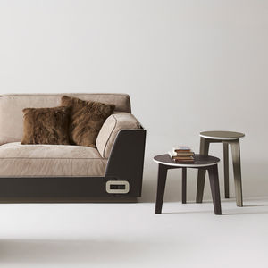 mesa lateral contemporânea