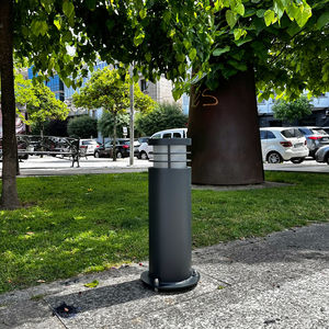 poste balizador de iluminação para espaços públicos 1