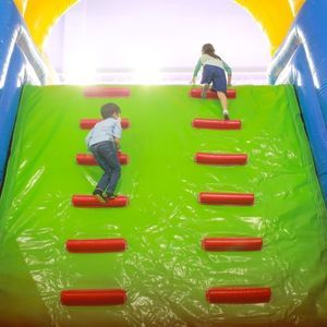 parede de escalada inflável 1