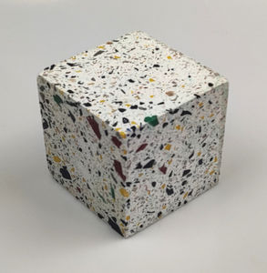peso de mesa em material plástico 1