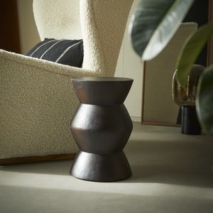 mesa lateral contemporânea 1
