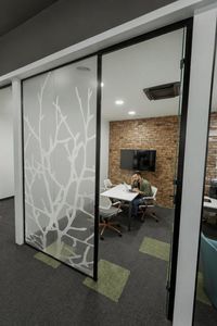 painel de vidro com jateamento