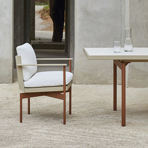 cadeira de sala de jantar contemporânea