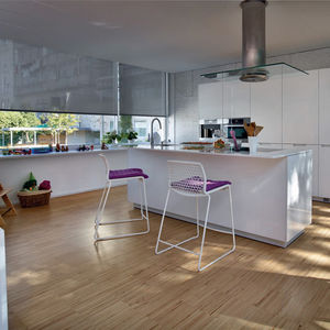 cozinha contemporânea / em MDF / com ilha / lacada