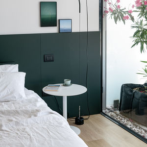 mesa lateral contemporânea