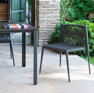 cadeira de jardim contemporânea