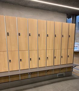 armário de vestiário em HPL