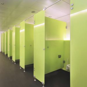 divisória sanitária em vidro 1