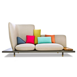 sofá de design original / em couro / em tecido / de 3 lugares