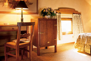 móvel minibar para quarto de hotel 1
