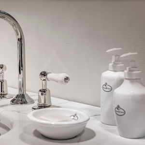 saboneteira em porcelana 1