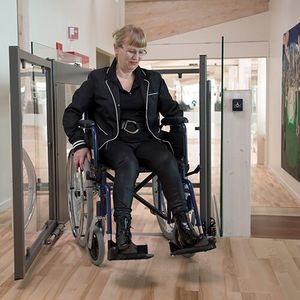 plataforma elevadora para pessoas com mobilidade reduzida