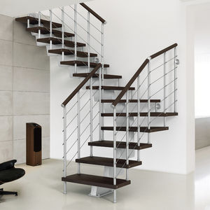 Resultado de imagem para escada de 2 lances  Stairs design modern, House  stairs, Stairs design