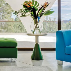 mesa lateral contemporânea