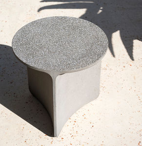 mesa lateral contemporânea 1