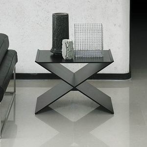 mesa lateral de design minimalista