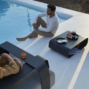 mesa lateral contemporânea