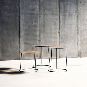 mesa lateral contemporânea