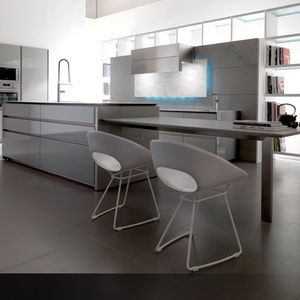 cozinha contemporânea / em madeira / em aço inoxidável / com ilha