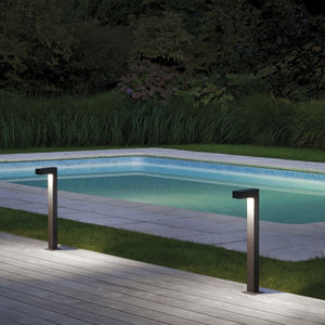 poste balizador de iluminação de jardim