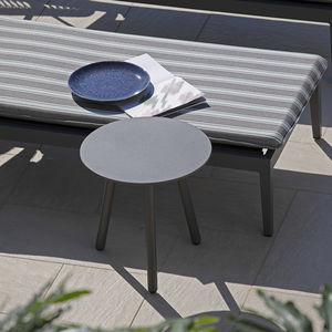 mesa lateral contemporânea 1