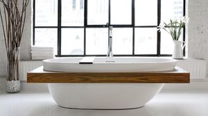 banheira freestanding / oval / em compósito
